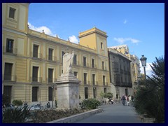 Palacio de Cervelló (museum), Placa de Tetuán